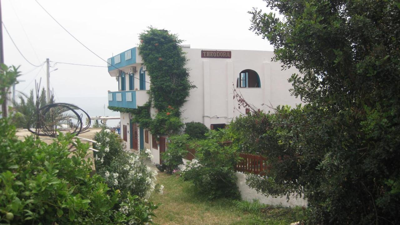 Theodora Aparthotel Makry Gialos  Exterior photo